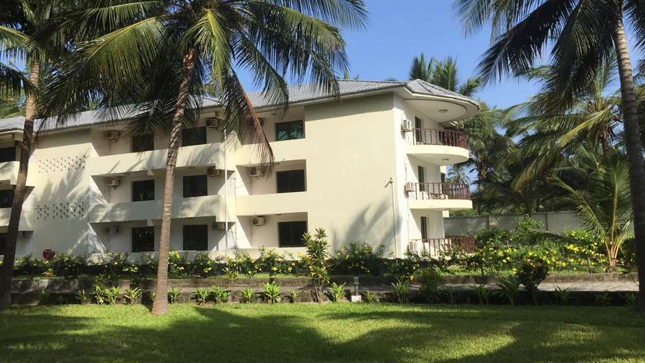 Oceanic Bay Hotel and Resort Exterior