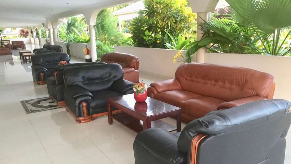 Oceanic Bay Hotel and Resort Lobby