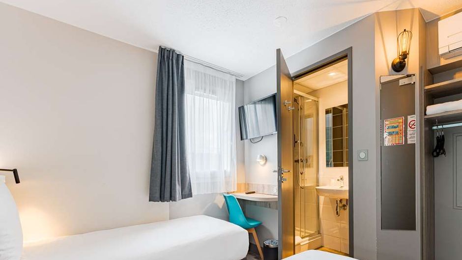 Kyriad Direct Chambray Les Tours Room