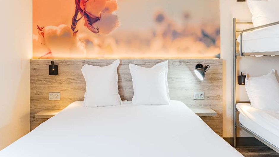 Kyriad Direct Chambray Les Tours Room