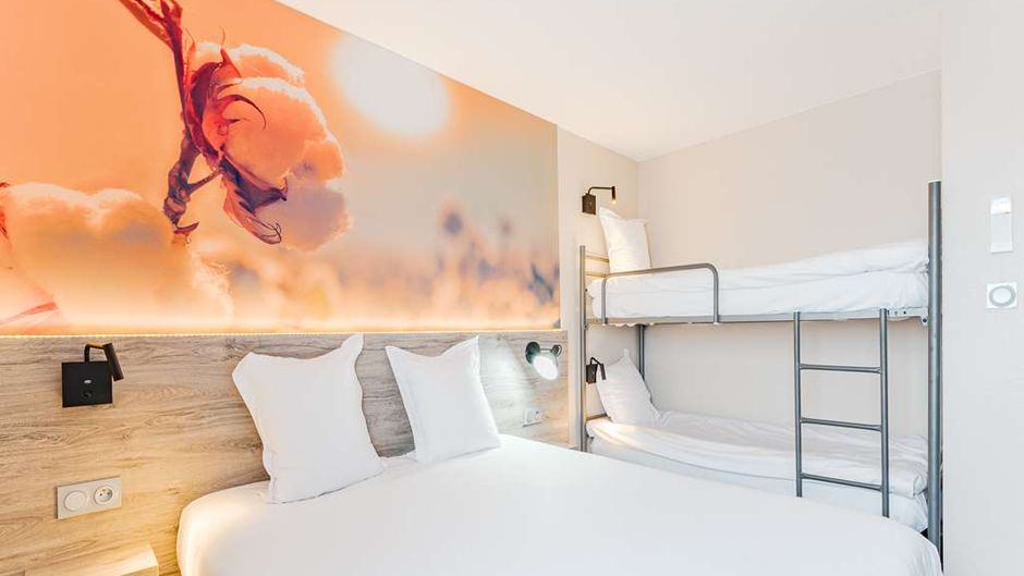 Kyriad Direct Chambray Les Tours Room