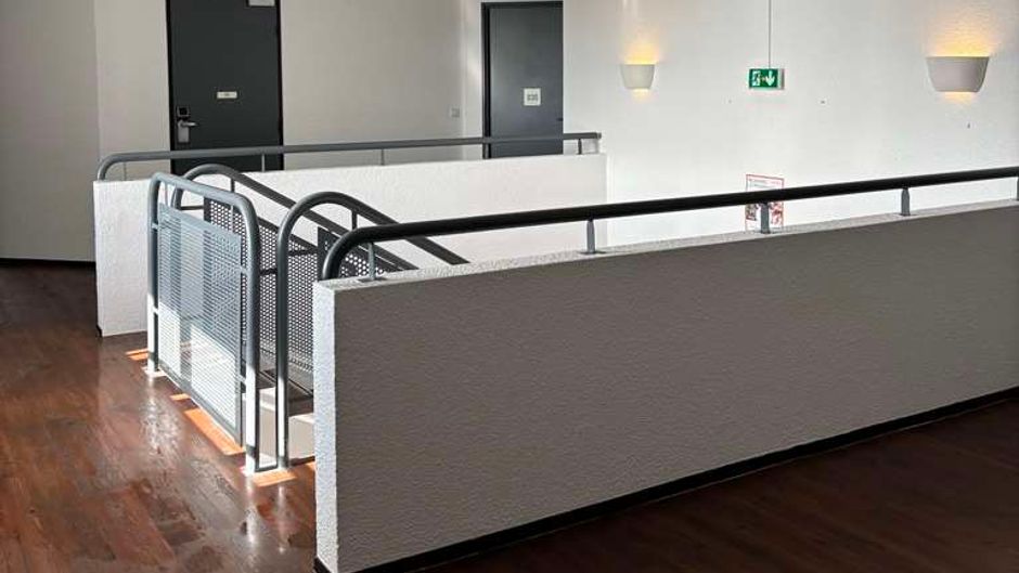 Kyriad Direct Dreux Lobby