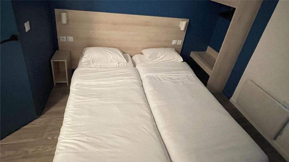 Kyriad Direct Dreux Room