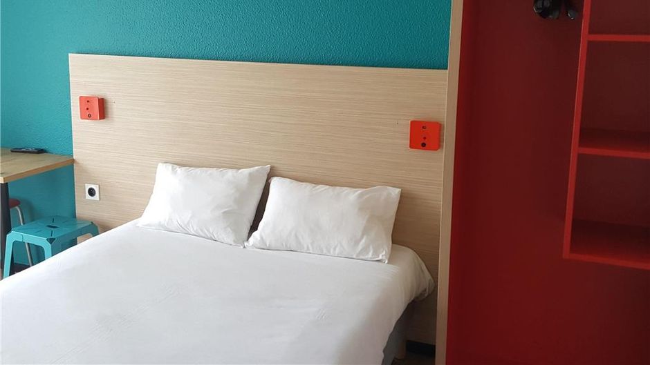 Hotel F1 Cergy Room