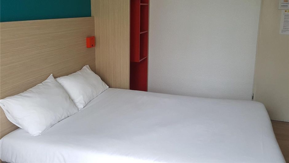 Hotel F1 Cergy Room
