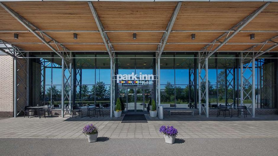 Park Inn by Radisson Oslo Airport West Exterior