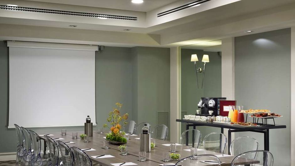 Leon's Place Hotel Meeting