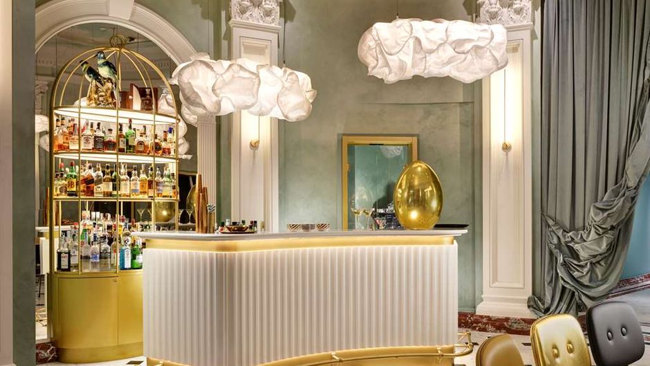 Leon's Place Hotel Restaurant