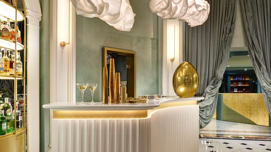 Leon's Place Hotel Restaurant