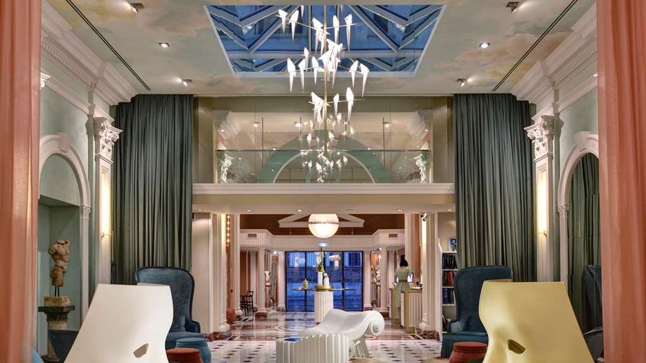 Leon's Place Hotel Lobby