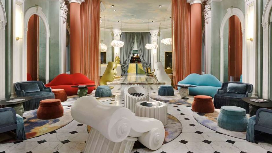 Leon's Place Hotel Lobby