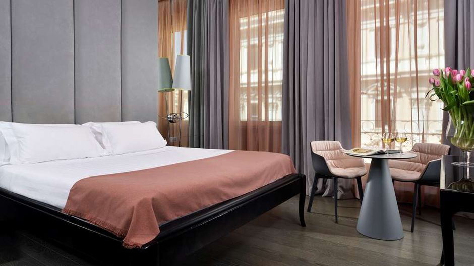Leon's Place Hotel Room