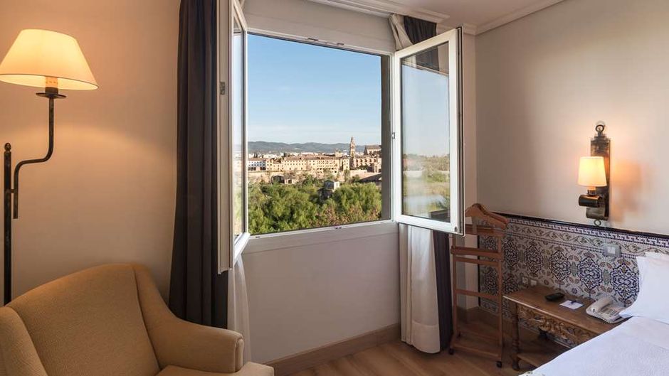 Hesperia Cordoba Room