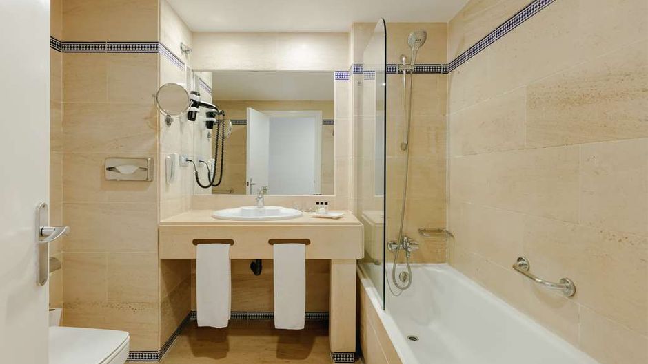 Hesperia Cordoba Room