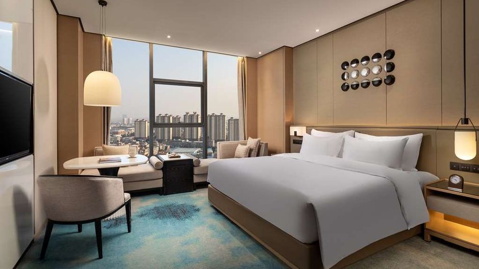 Ramada Plaza by Wyndham Xiangyang Suite