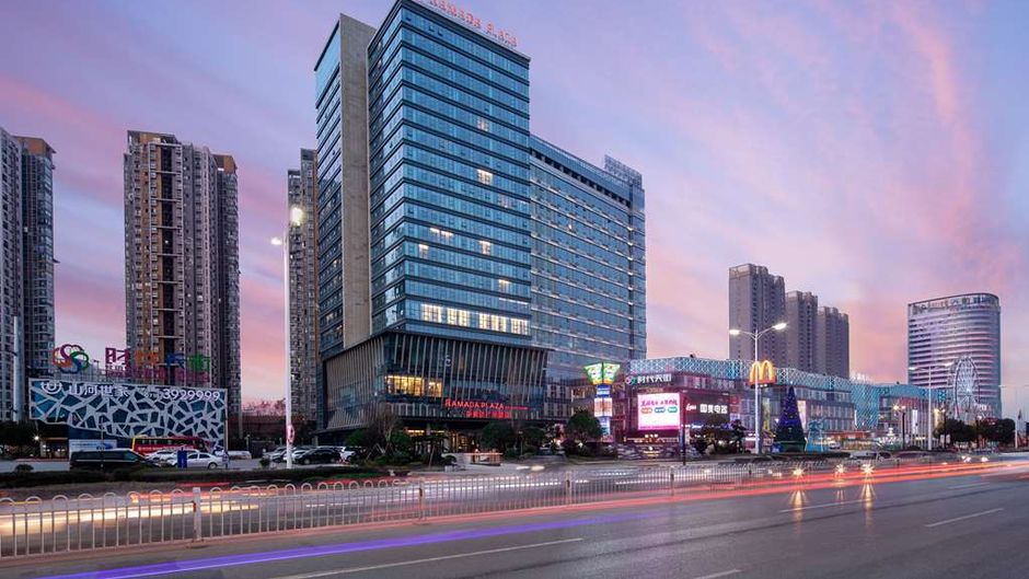 Ramada Plaza by Wyndham Xiangyang Exterior