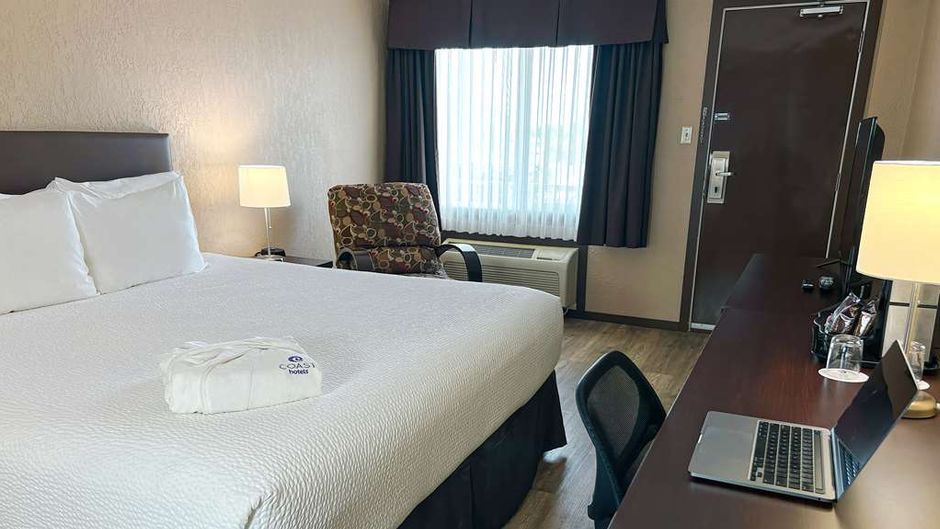 Coast Swift Current Hotel Room