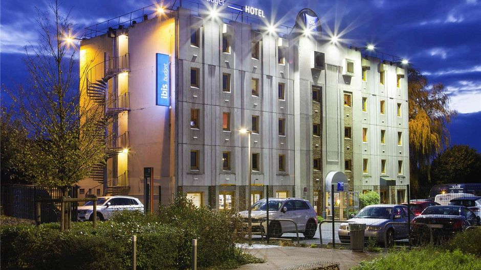Ibis Budget Chilly-Mazarin Exterior