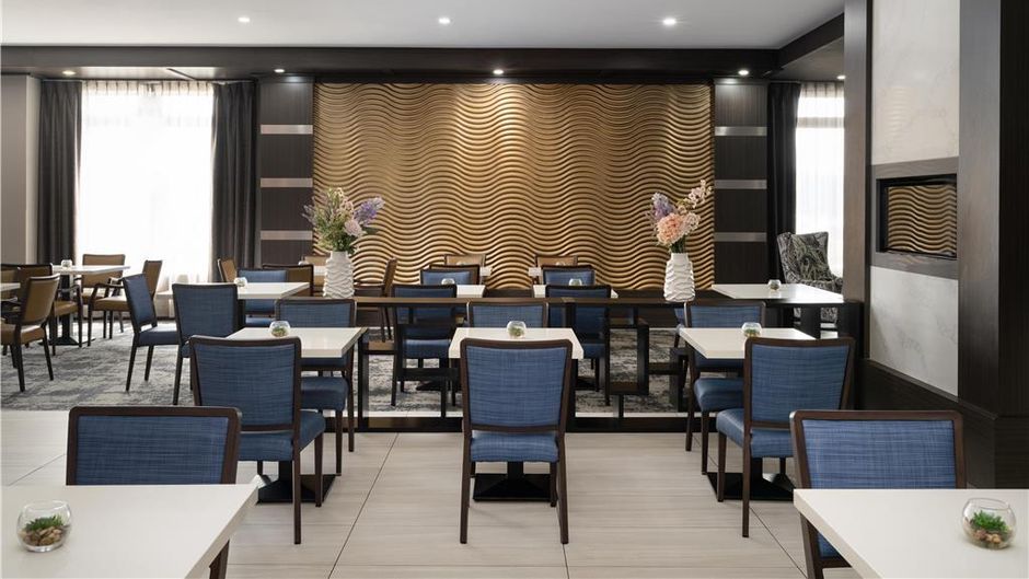 Best Western Premier Executive Residency Lobby