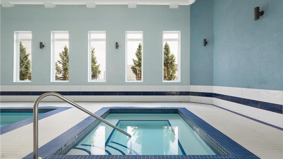 Best Western Premier Executive Residency Pool