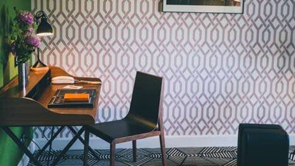 Castel de Tres Girard Room