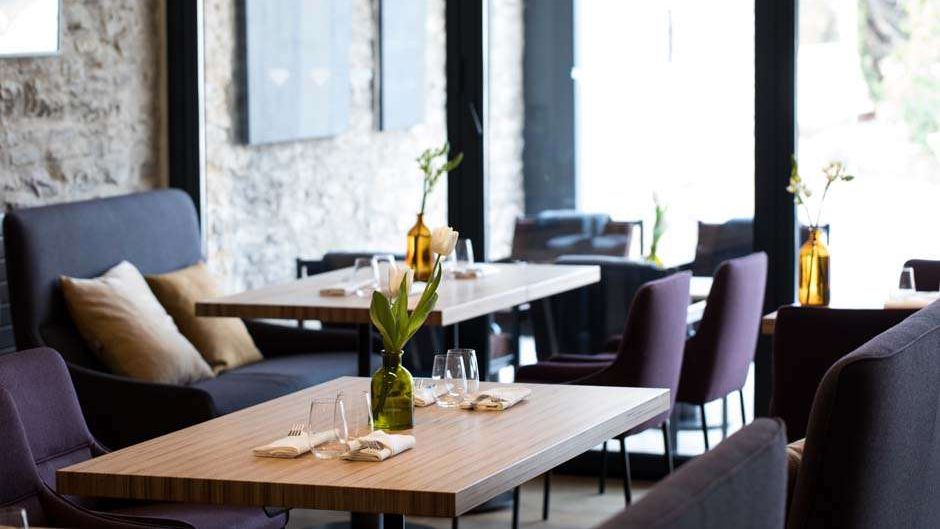 Castel de Tres Girard Restaurant
