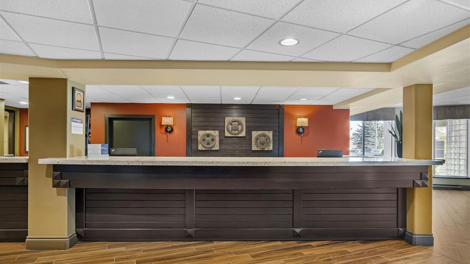 Best Western Plus Stoneridge & Conf Ctr Lobby
