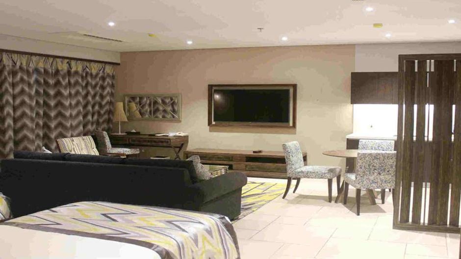 Neelkanth Sarovar Premiere, Lusaka Suite