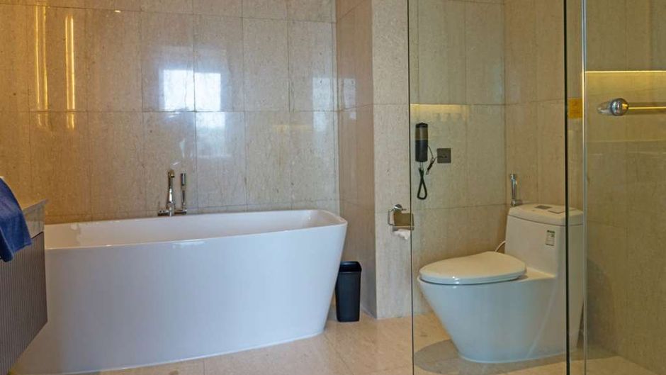 Golden Tulip Springhill Lampung Suite