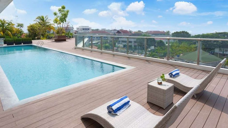 Golden Tulip Springhill Lampung Pool