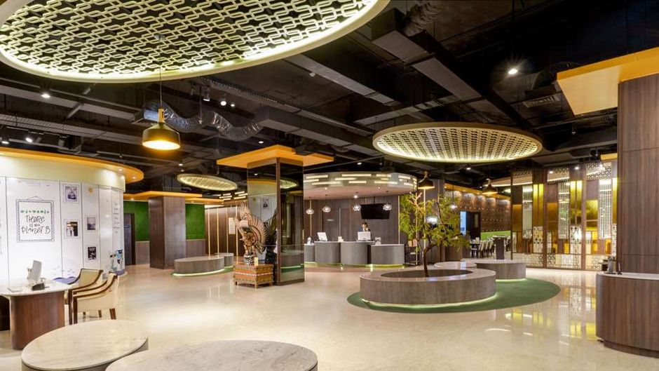 Golden Tulip Springhill Lampung Lobby