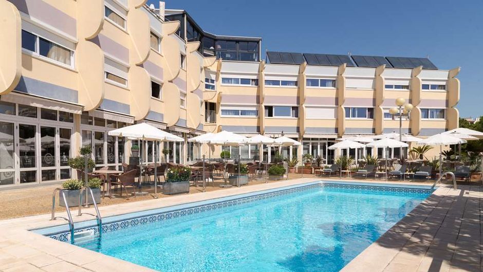 Hotel The Originals Le Neptune Pool
