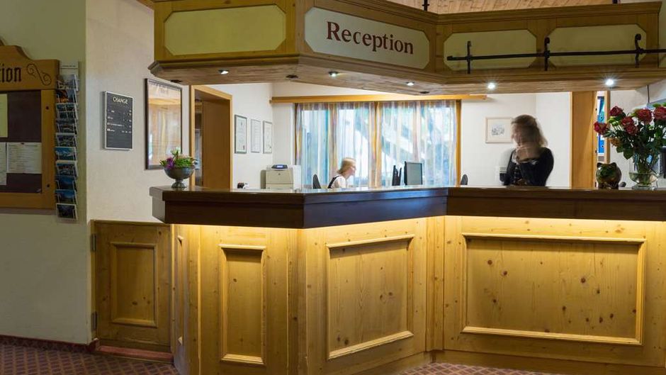 Hotel The Originals Kirchbuehl Lobby
