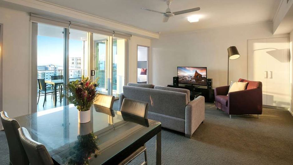 H on Mitchell Apartment Hotel Room
