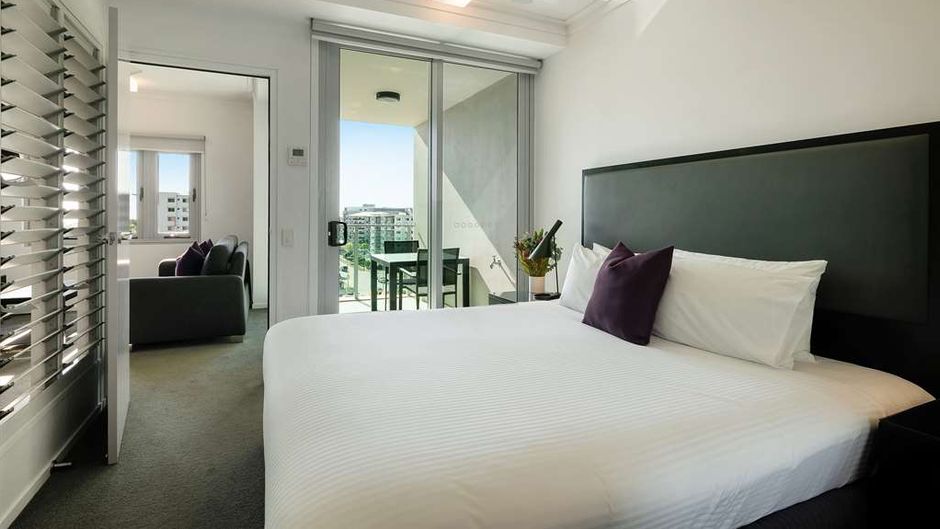 H on Mitchell Apartment Hotel Room