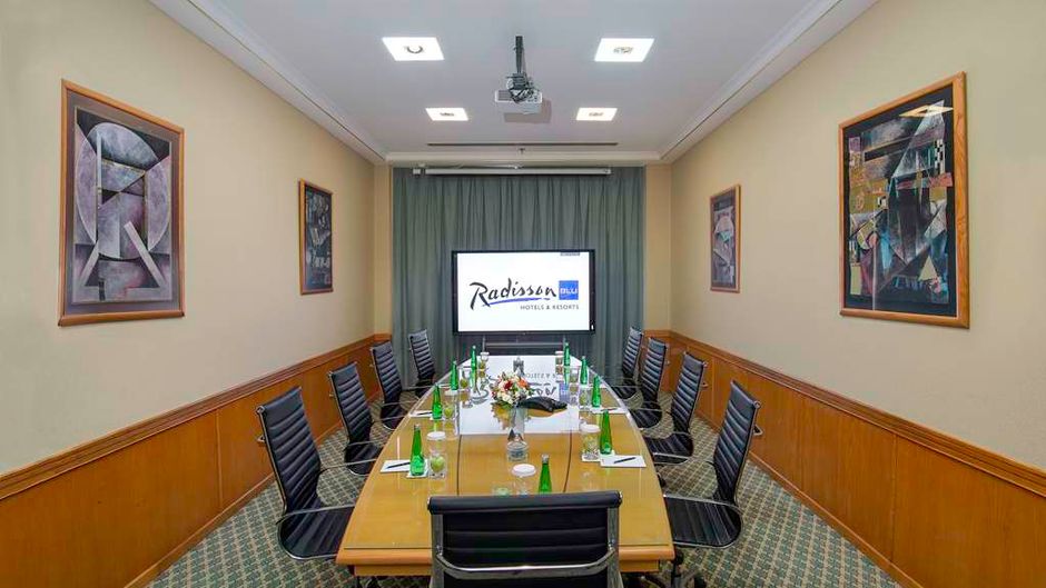 Radisson Blu Hotel & Resort Al Ain Meeting
