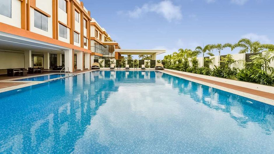 Ramada by Wyndham Bengaluru Yelahanka Pool