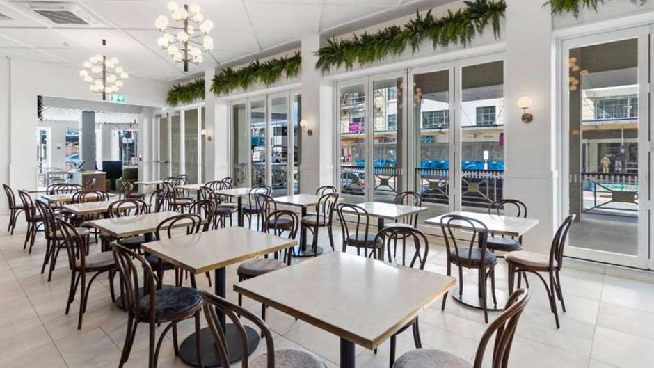 Ramada By Wyndham Hamilton City Center Restaurant