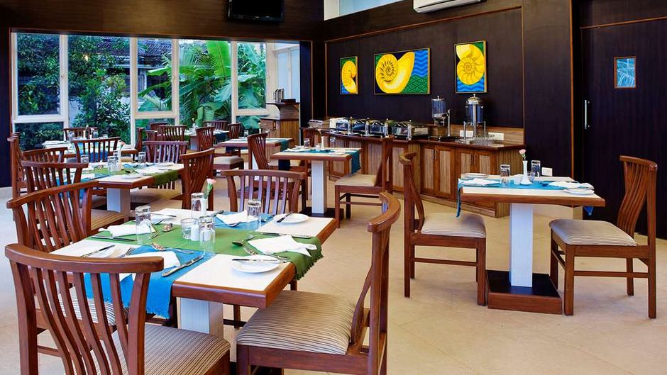 Clarion Hotel Ocean Palms Goa Restaurant