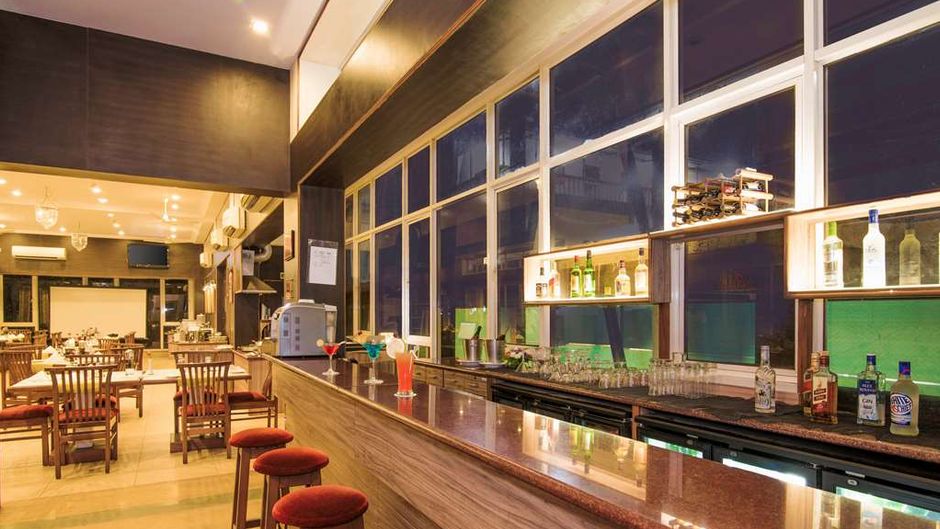 Clarion Hotel Ocean Palms Goa Restaurant