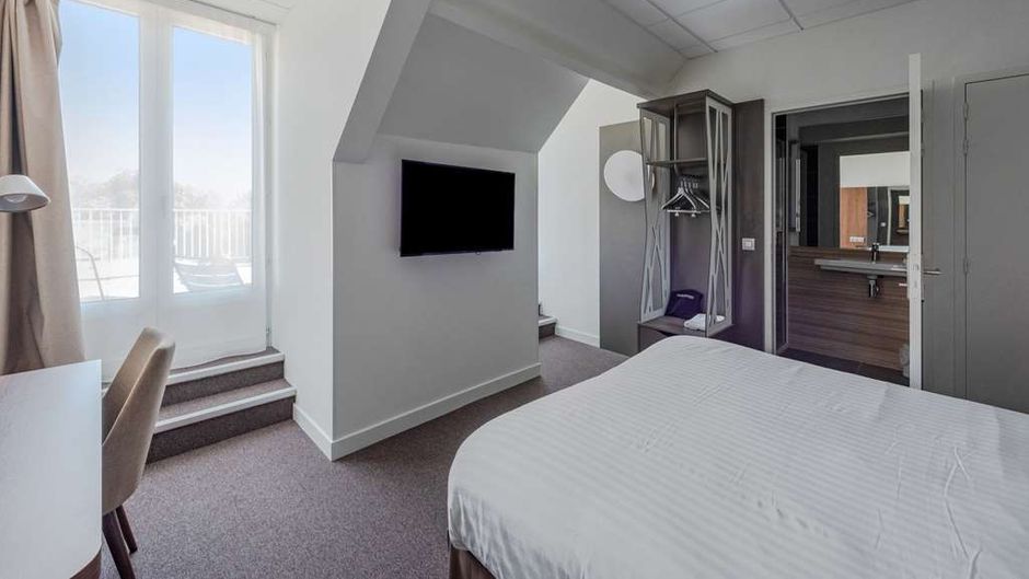 Campanile Chartres Centre Gare Room