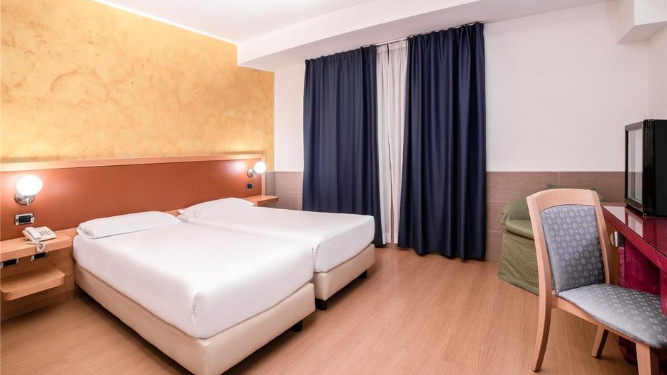 Ibis Styles Roma Vintage Room