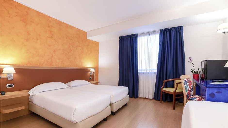 Ibis Styles Roma Vintage Room