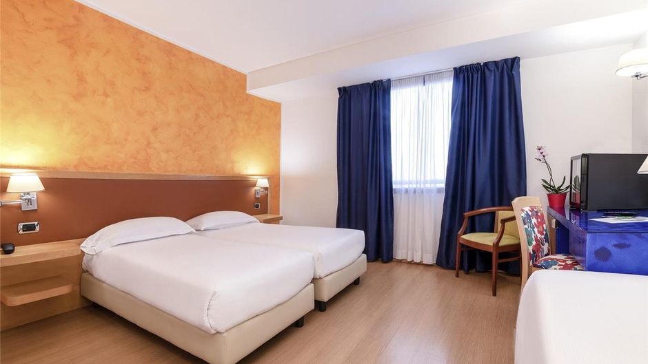 Ibis Styles Roma Vintage Room