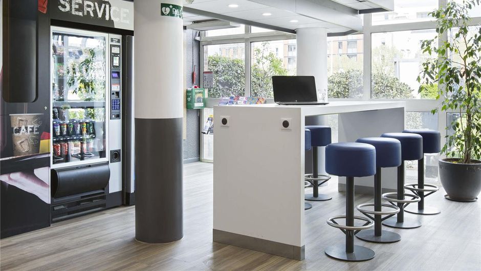 Ibis Budget Fresnes Exterior