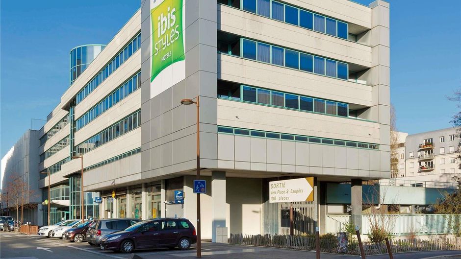 Ibis Styles Massy Opera Exterior