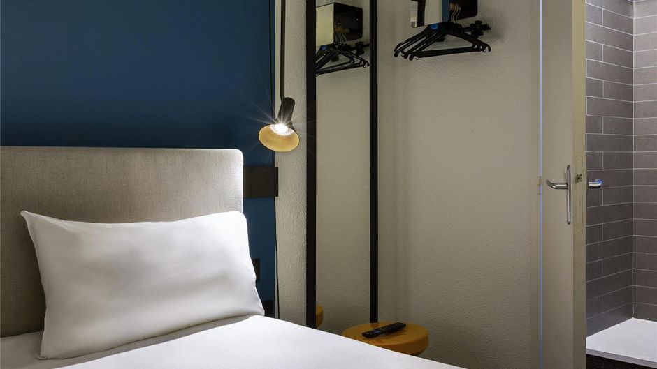 Ibis Hotel Marseille Centre Room