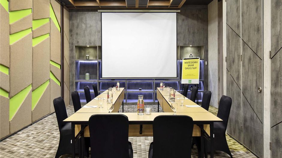 Ibis Styles Jakarta Simatupang Meeting