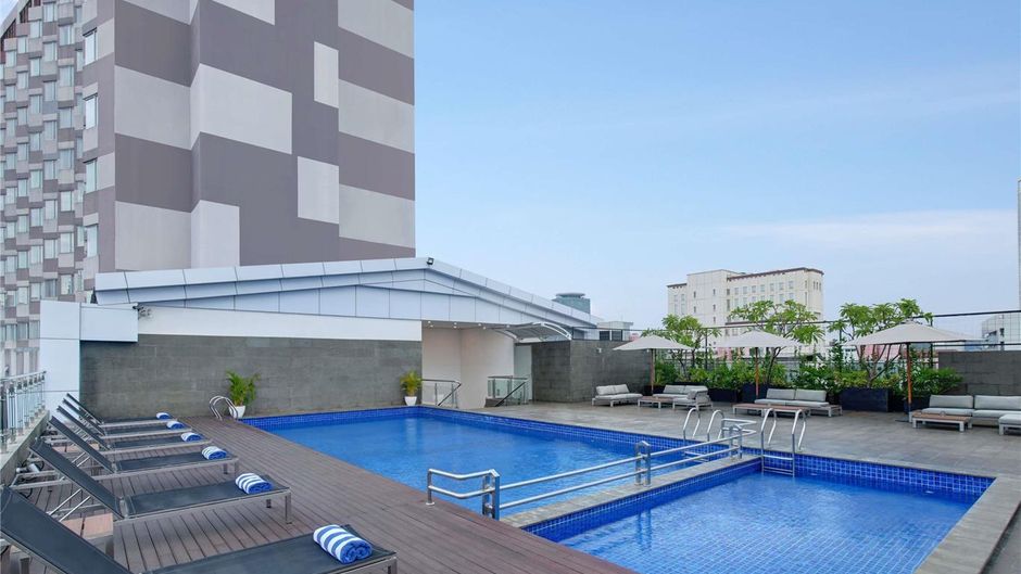 Novotel Jakarta Cikini Pool