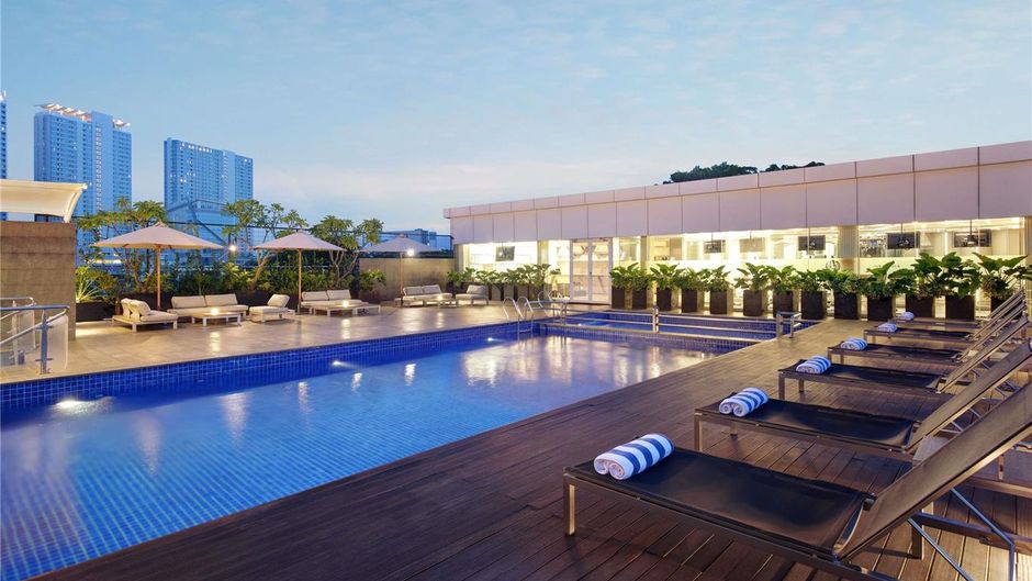 Novotel Jakarta Cikini Pool